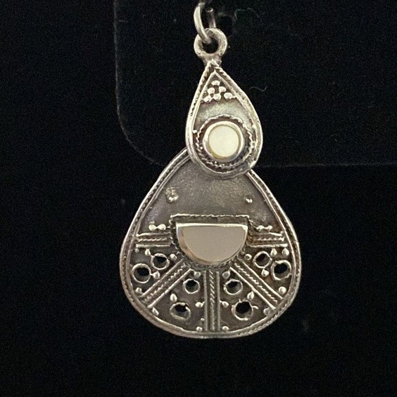 Vintage Sterling Silver Mother of Pearl Dangle Earrings - Picture 3 of 6